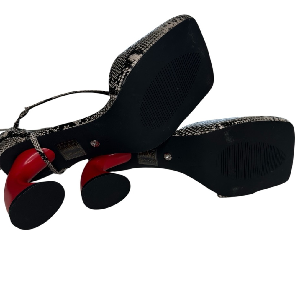 AZALEA WANG BUIKY SNAKE CONTRAST CURVED HEEL OPEN TOE PUMP - Picture 10 of 11